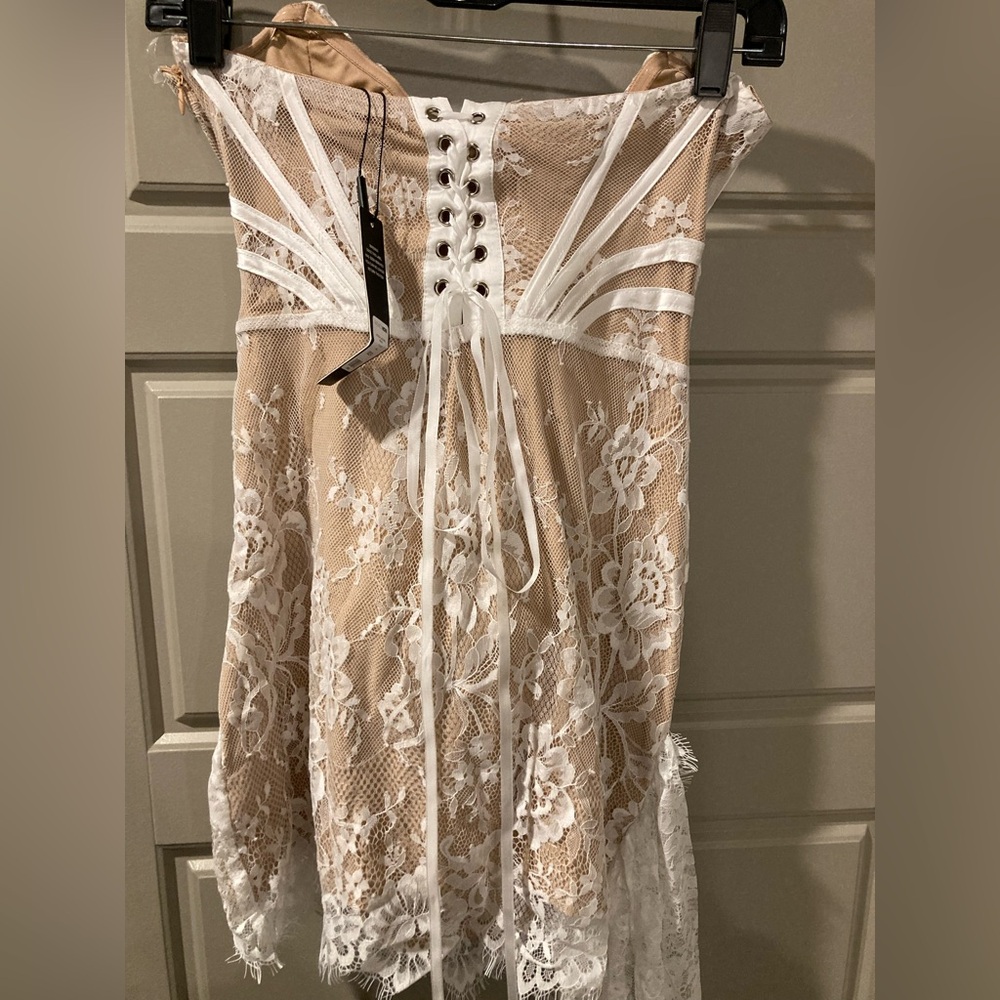 Elegant White Lace Corset Mini Dress - Picture 7 of 9